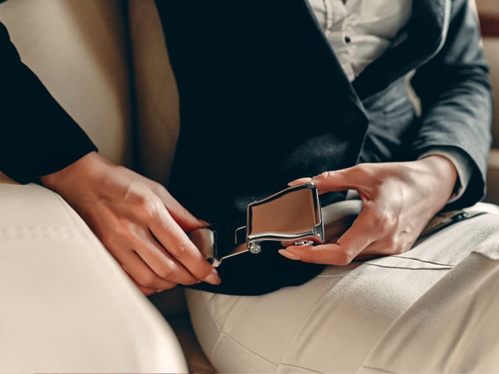 aircraft-safety-seat-restraint